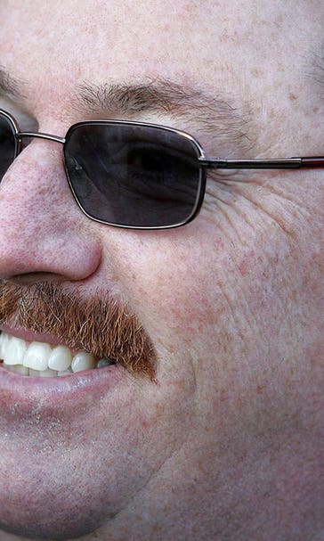 Mayhomen remains unbeaten with dazzling win in Holy Bull
